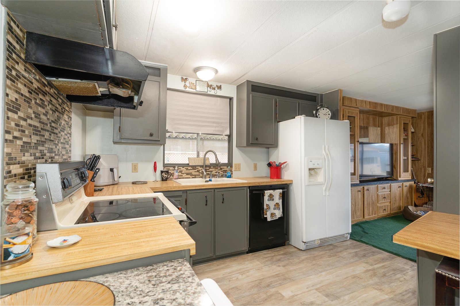 5001 W Florida #225 Hemet CA 92543